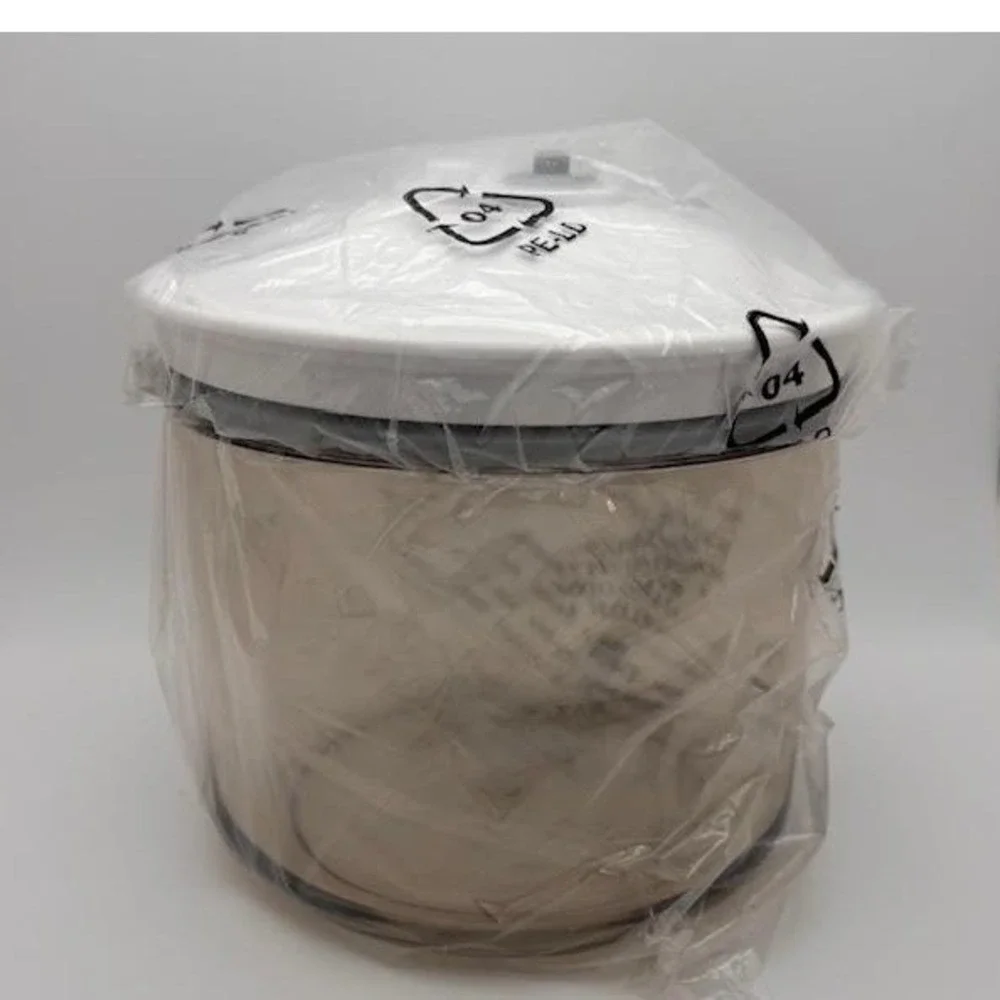 FoodSaver Vacuum Seal Container Canister with Pump Lid‎ White and Smoke Gray